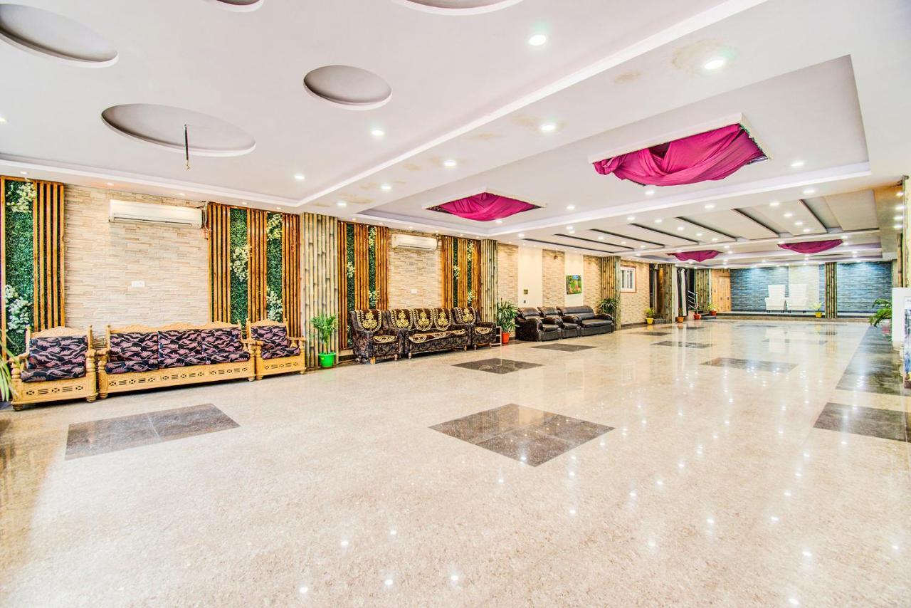 Hotel Sarweshwary Váránaszi Kültér fotó